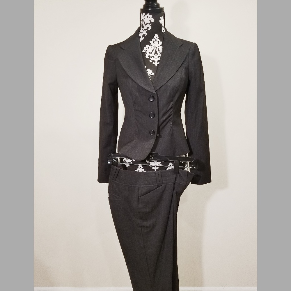 💥DEAL OF THE DAY!!! 💥The Limited Suit